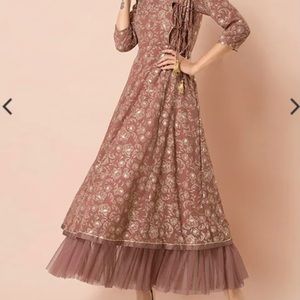 Beautiful dusty rose party dress with gold detail and tulle accent